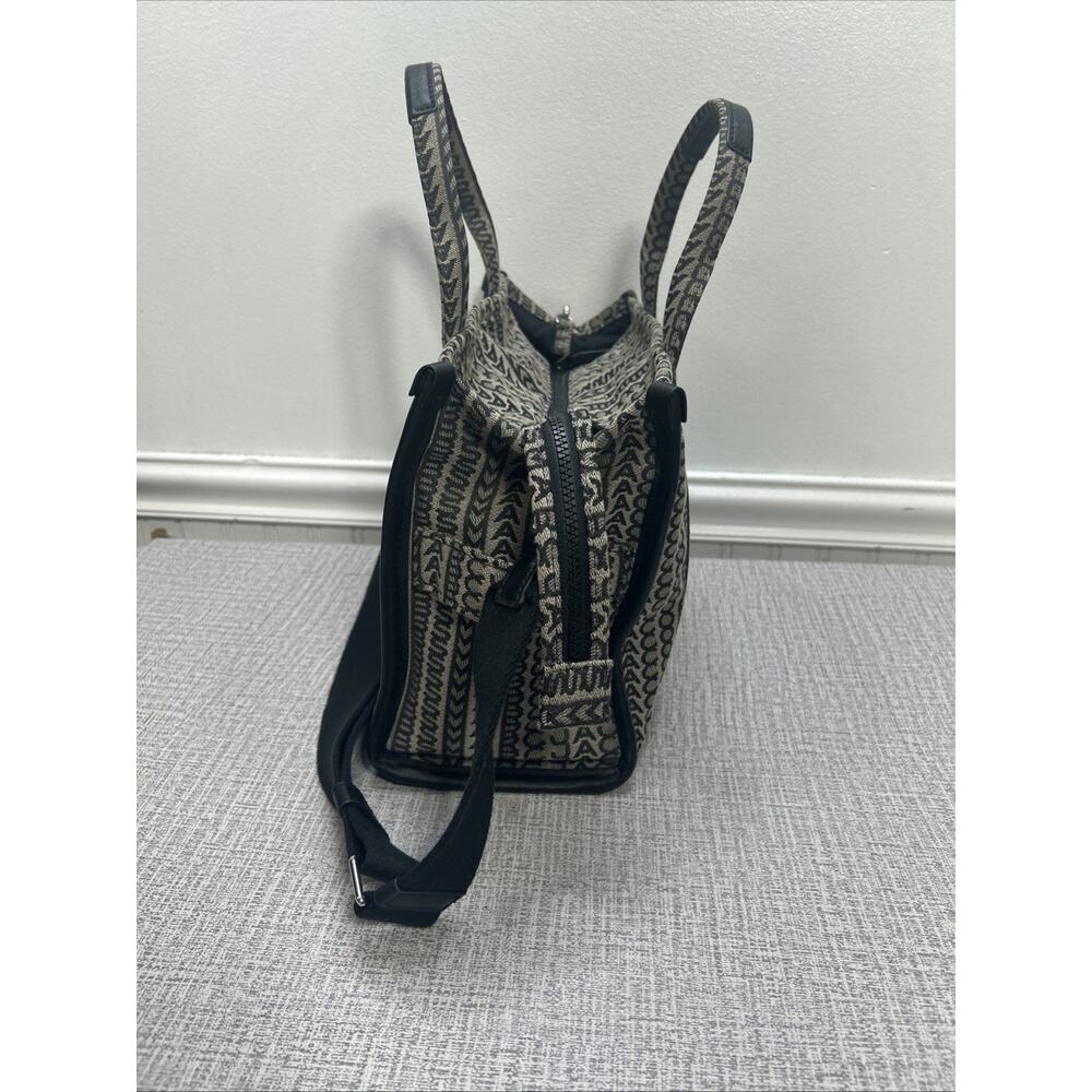 Marc Jacobs Medium Jacquard - The Tote Bag -Beige Black Woven Crossbody Logo - Picture 2 of 10